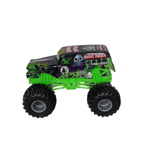 Hot Wheels Monster Jam 1:24 Scale Grave Digger Diecast Monster Truck - Picture 6 of 9